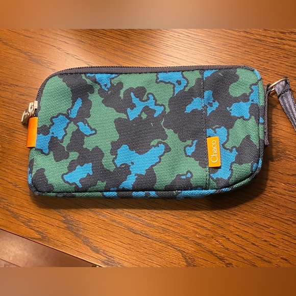 Chaco Handbags - Chaco brand zipper wallet/wristlet clutch bag
